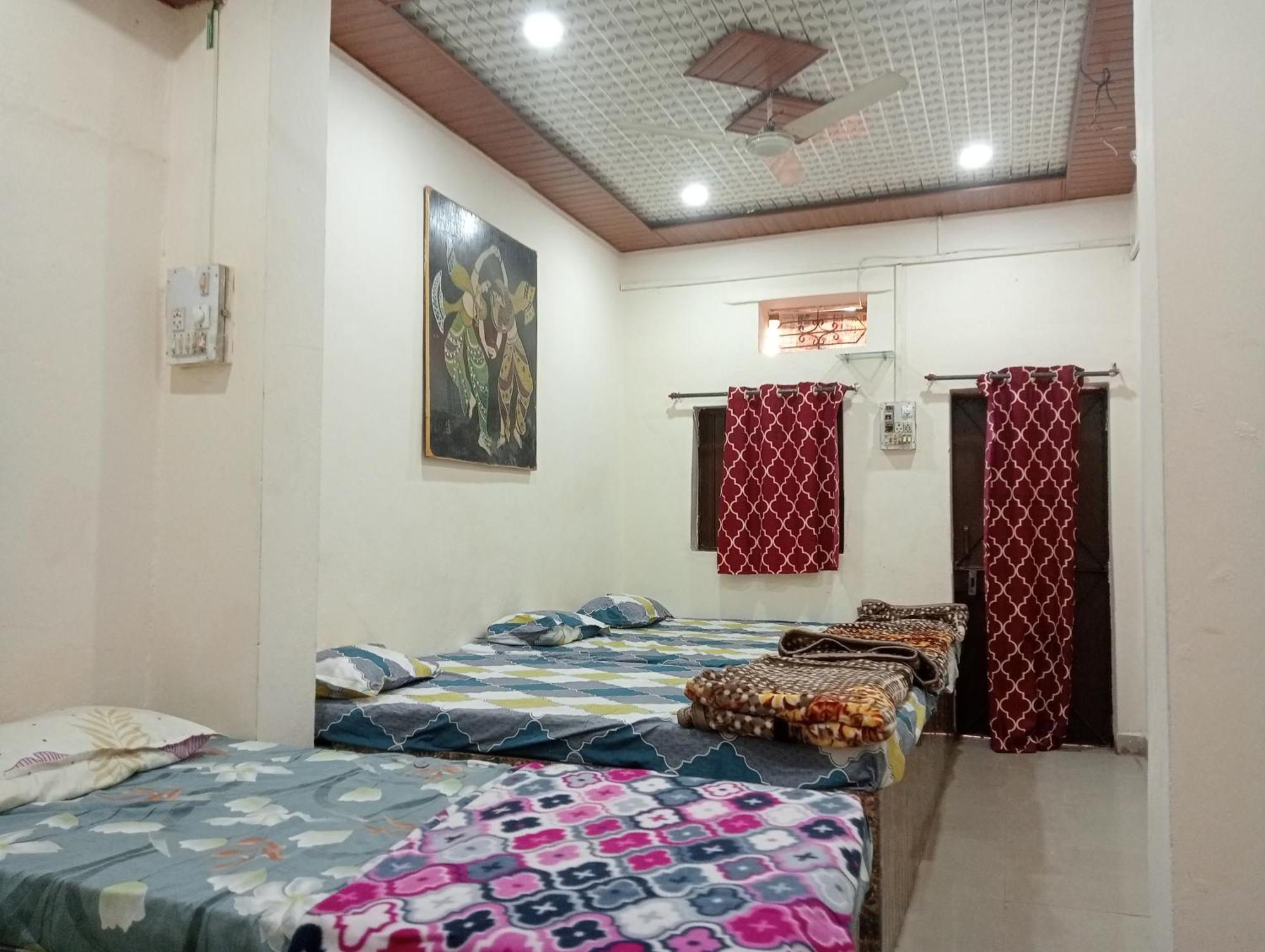 Shree Maya Home Stay Ujjain Bilik gambar